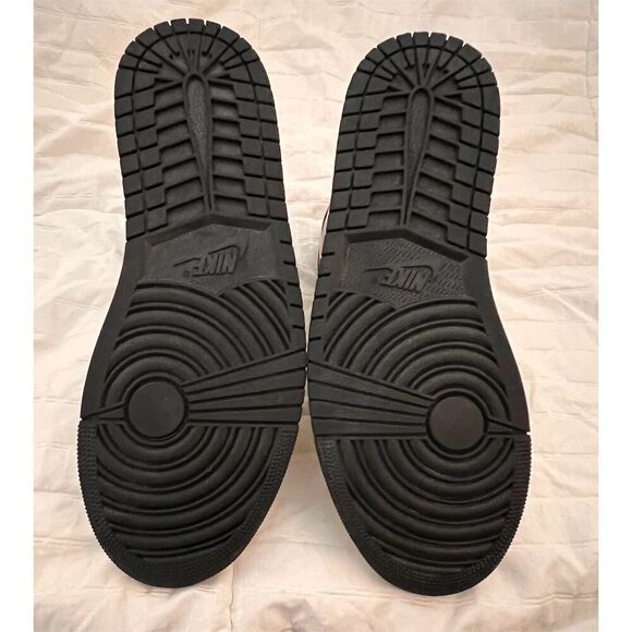 Jordan Air Jordan 1 Mid SE Gold Sneakers Unisex Size 11.5 Men's Athletic Shoes - Picture 6 of 9